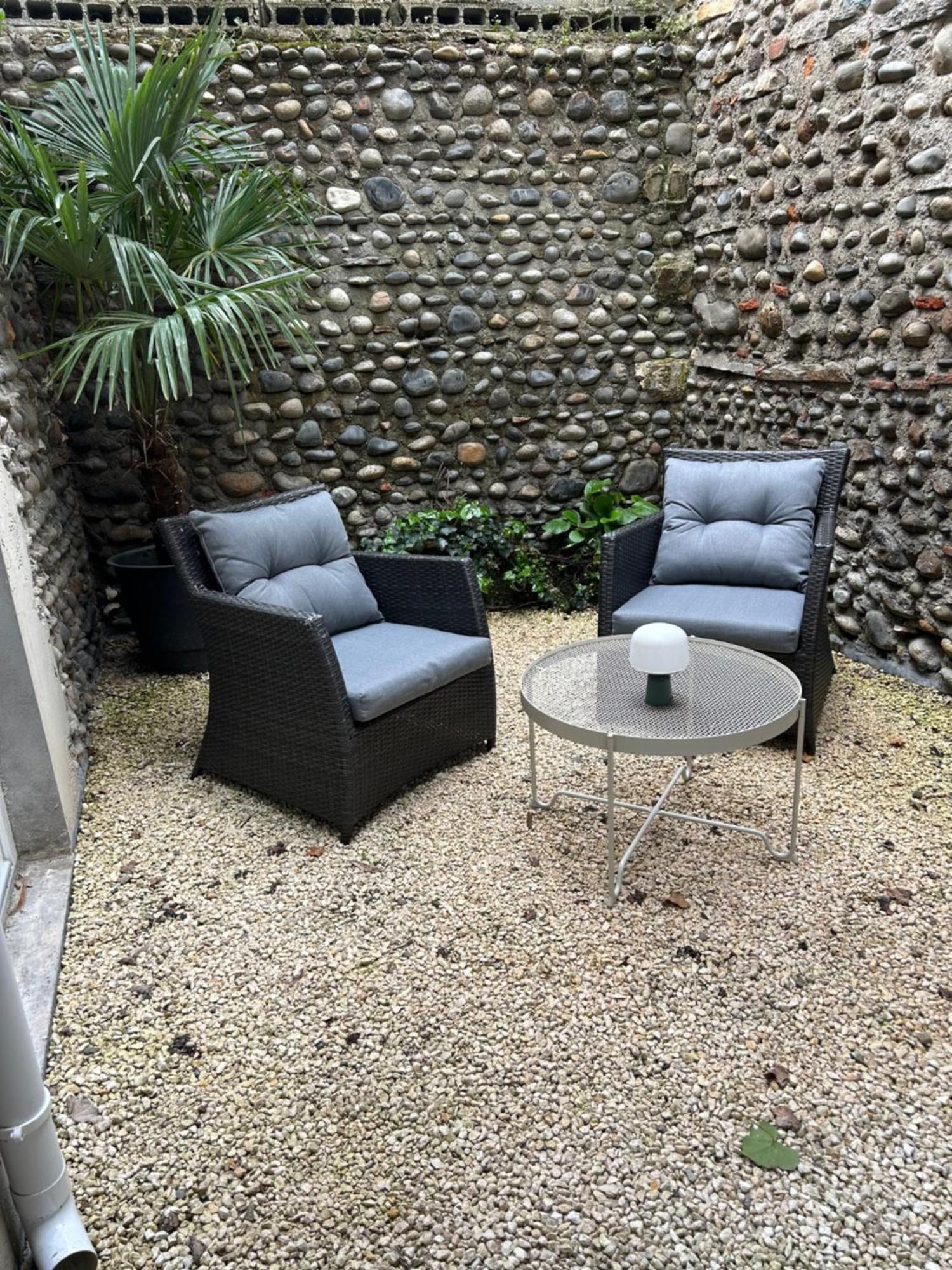 Le Patio : Chic 3 Au Coeur De Pau